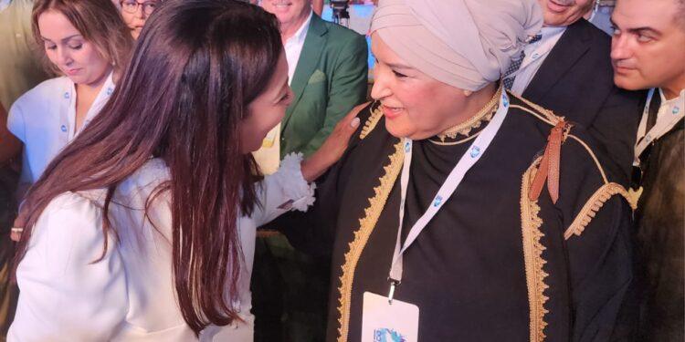 السفيرة كريمة بنيعيش التي أبهرت المغاربة والعالم رئيسة جمعية أصوات نسائية تتالق في سماء التفوق والتميز.