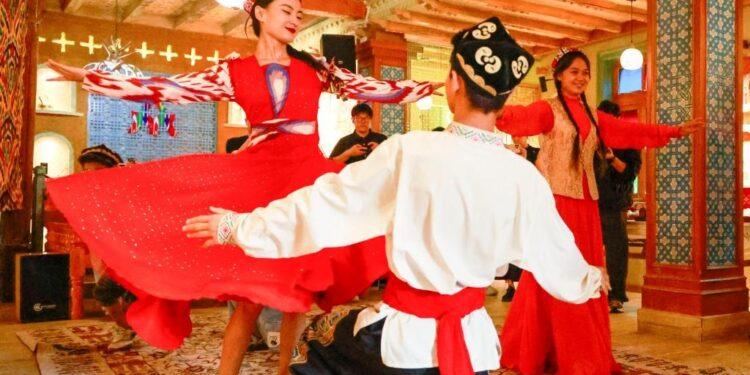 السياحة الثقافية في مدينة خوتان بمنطقة شينجيانغ الصينية