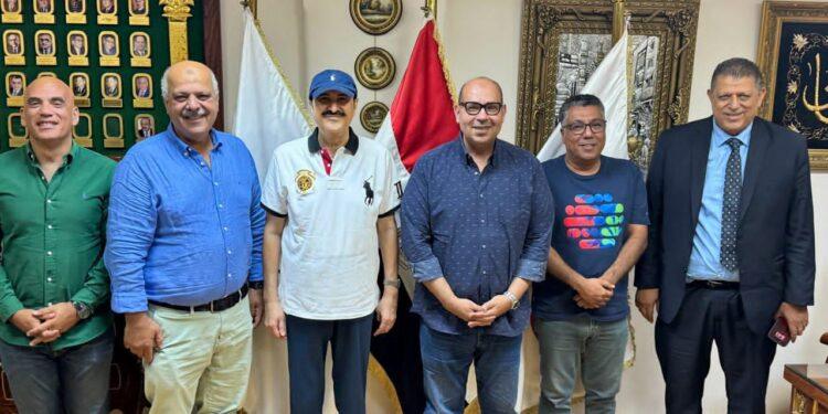 ياسر إدريس يستقبل وفد الاتحادين الكويتي والعربي للسباحة فى إطار تعزيز التعاون الرياضي