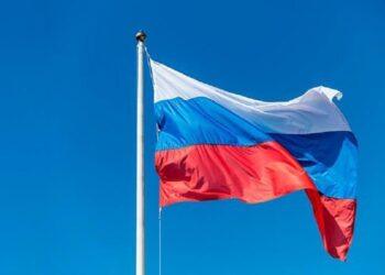 موسكو تتزيّن احتفاء بيوم العلم الوطني