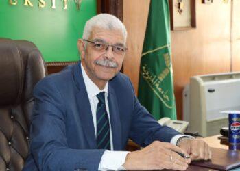 رئيس جامعةالمنوفية يعقد إجتماع مجلس العمداء “اون لاين “