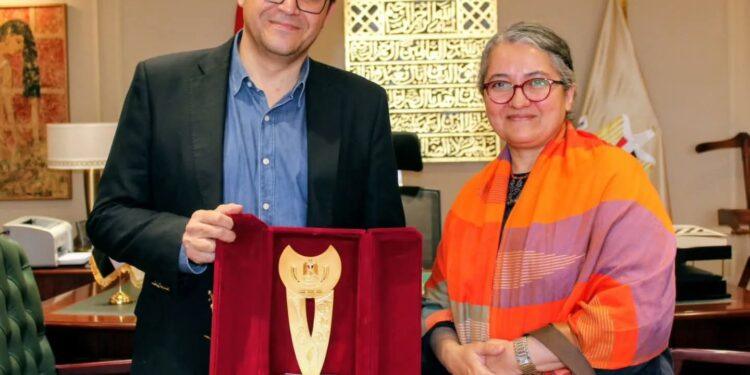 المجلس القومي للمرأة يهنئ الدكتورة رشا صالح لتوليها إدارة المركز القومي للترجمة