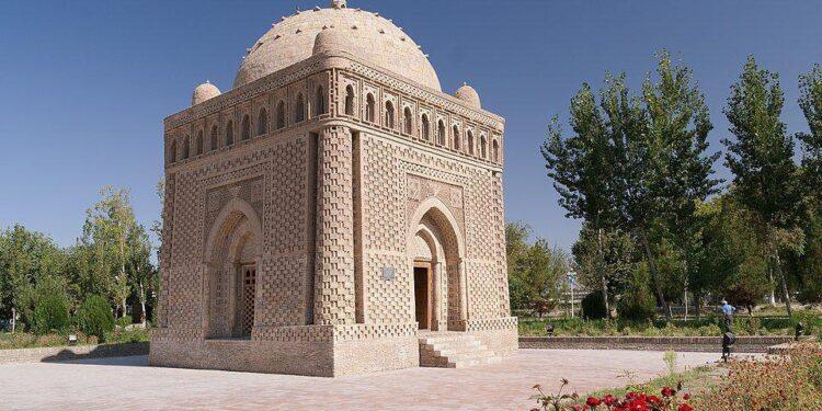 ضريح إسماعيل الساماني …الجوهرة المحفوظة تحت رمال بخارى