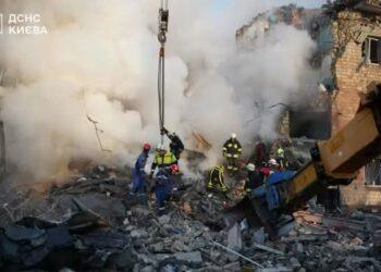 وسائل إعلام دولية : غارة روسية على كييف اسفرت عن مقتل 14 شخص