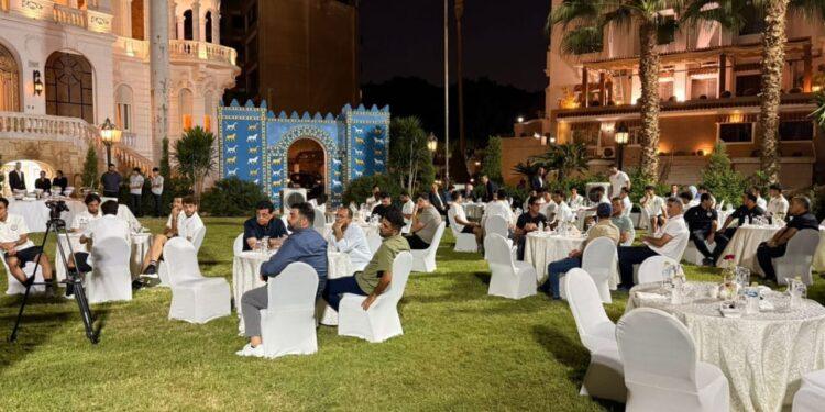 السفير العراقي بمصر يلتقي بأعضاء الهيئة الإدارية ولاعبي نادي الزوراء