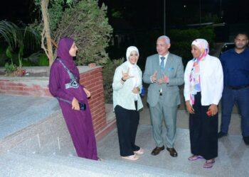 نائب رئيس جامعة أسيوط يرافقه محمود عنتر مدير عام المدن الجامعية يتفقد تجهيزات الملاعب بالمدن الجامعية استعداداً للعام الدراسي الجديد. (صور)