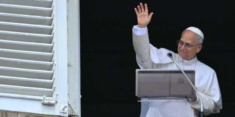 البابا يندد بإجبار سكان غزة على النزوح