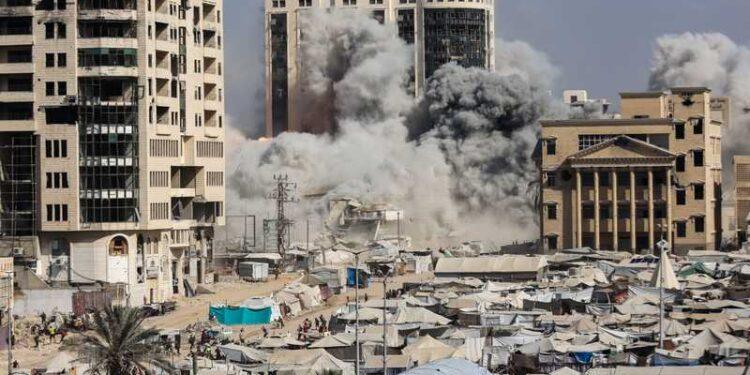 مقتل 37 فلسطينيا بنيران وقصف إسرائيلي على قطاع غزة