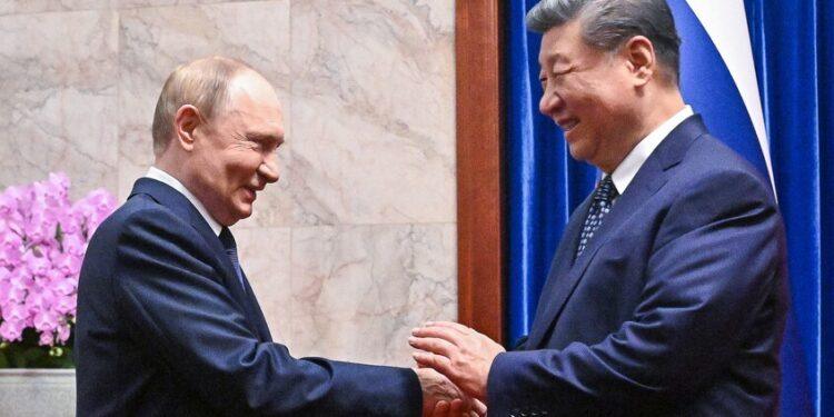 بوتين وشي يؤكدان على عمق الشراكة الاستراتيجية والدور التاريخي لبلديهما في الحرب العالمية الثانية(فيديو )