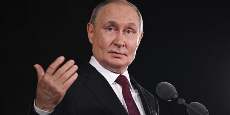 بوتين: مستعد للقاء زيلينسكي وضمان أمنه وإن كان جادا فليأت إلى موسكو!