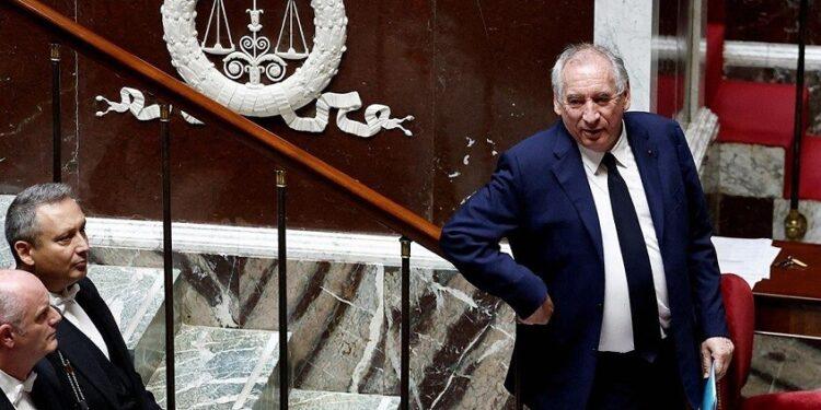 ضربة موجعة لماكرون.. البرلمان الفرنسي يحجب الثقة عن حكومة فرانسوا بايرو