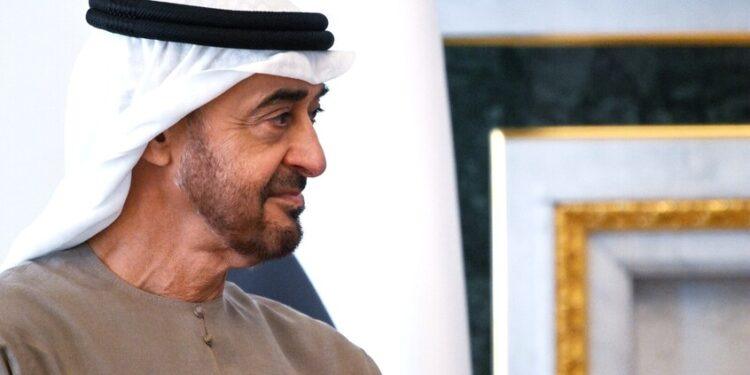 رئيس الإمارات محمد بن زايد آل نهيان يصل إلى الدوحة