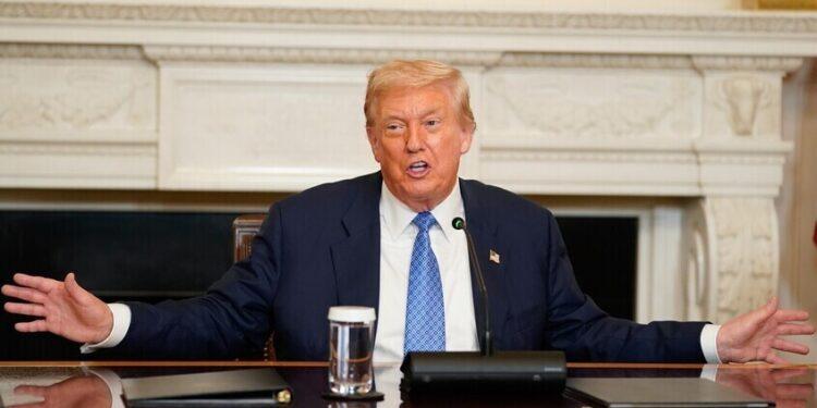 “وول ستريت جورنال”: ترامب يعتبر ضرب إسرائيل لقطر “متهورا” ويبدي استياءه من عدم إبلاغه مسبقا