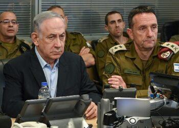 الكشف عما حاولوا إخفاءه.. رئيس أركان إسرائيلي سابق يكشف إحصائية مرعبة لضحايا غزة