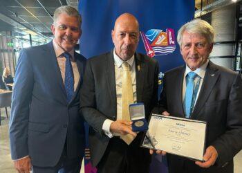 بحضور أمير موناكو.. العريان يتسلم جائزتي الجندي وعوض سامي