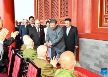 شي: الصين ملتزمة بطريق التنمية السلمية