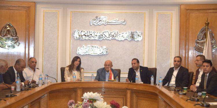 غُرفة القاهرة تُواصل جُهودها لوضع الترتيبات النهائية لتنظيم معرض أهلًا مدارس الرئيسي بمدينة نصر