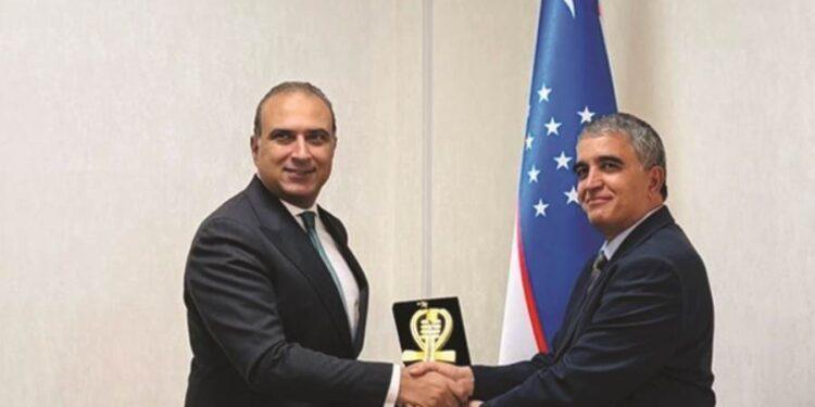 السفير المصري في أوزبكستان يلتقى مع وزير الموارد المائية الأوزبكي