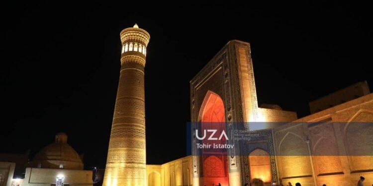 البينالى الدولى الاولى للفنون المعاصرة فى مدينة بخارى