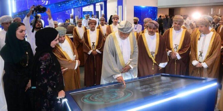 عُمان تدشن مشروعات للذكاء الاصطناعي الأخضر والمثلث الرقمي خلال كومكس 2025