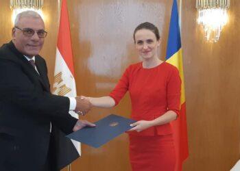 السفير محمد مصطفى عرفي يقدم أوراق اعتماده سفيرا جديدا لمصر فى رومانيا