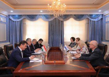 وزير خارجية طاجكيستان يلتقى بالمبعوث الخاص لرئيس منظمة الأمن والتعاون في أوروبا الحالي