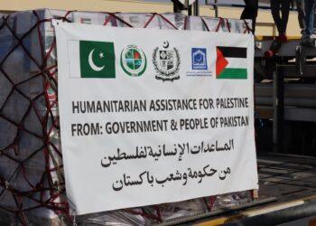 شحنة مساعدات إنسانية باكستانية لغزة تصل إلى مطار العريش الدولي