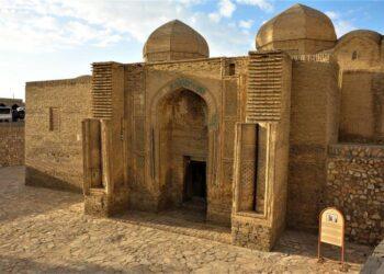 ماجوكي أتورون: من الزرادشتية إلى الثقافة الإسلامية