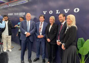 سفارة السويد : إفتتاح خط إنتاج جديد لأتوبيسات فولفو الكهربائية في الشرقية