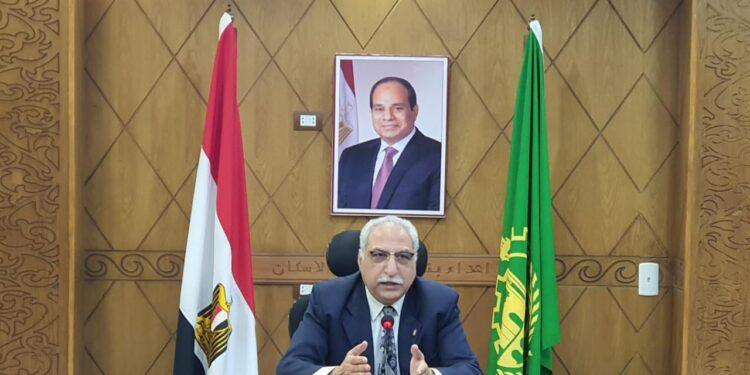 مدير تعليم القليوبية يعقد اجتماعًا موسعا بمديرى الإدارات التعليمية لمناقشة أهم الاستعدادات لإنطلاق العام الدراسي يوم الأحد المقبل