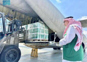 وصول الطائرة الإغاثية السعودية الـ(63) لإغاثة الشعب الفلسطيني في قطاع غزة