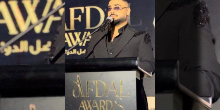 نجاح الاخرس لهذا العام تخطى وعوده ويحظى بجائزة افضل نجم عربي شاب .