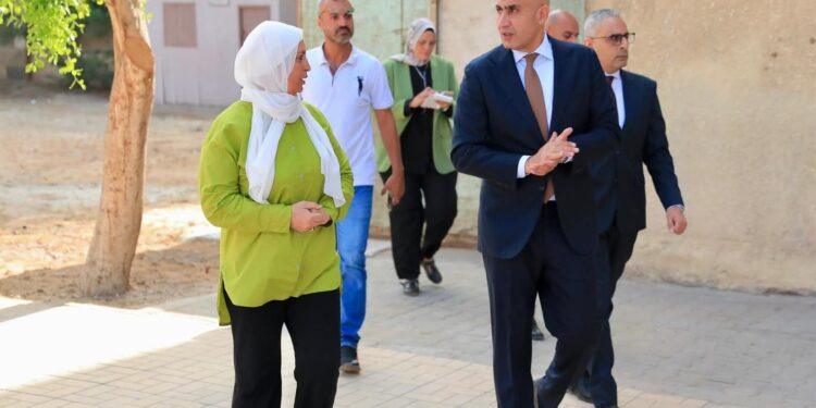 وزير التعليم يستكمل جولته لمتابعة العام الدراسي الجديد بعدد من المدارس بإداراتى عين شمس ومدينة السلام