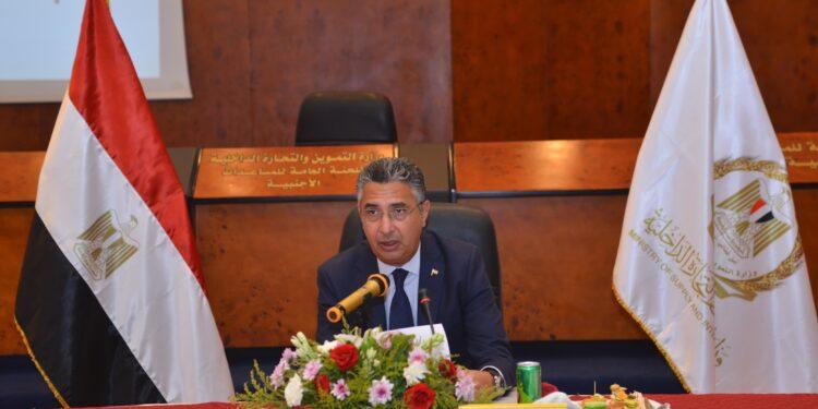 وزير التموين يترأس اجتماع مجلس إدارة اللجنة العامة للمساعدات الأجنبية ويؤكد على دور اللجنة في تعزيز الشراكة مع القطاع الخاص.