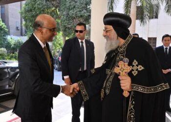 البابا تواضروس يستقبل رئيس سنغافورة بالمقر البابوي