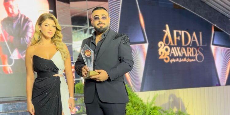 الاخرس أول فنان أردني يحصد هذا اللقب على مستوى عربي واسع .