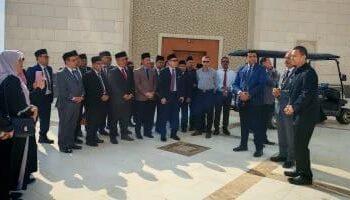 وفد القضاة الماليزيين الشرعيين يزور مسجد مصر الكبير بالعاصمة الإدارية