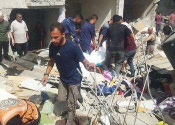 عاجل: القسام: فقدان الاتصال برهينتين تحت القصف الإسرائيلي في غزة