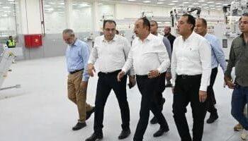 رئيس الوزراء يتفقد مصنع “غزل 2” الجديد بشركة مصر شبين الكوم للغزل والنسيج
