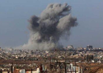رغم الإعلان عن الاتفاق.. ضربات إسرائيلية في قطاع غزة