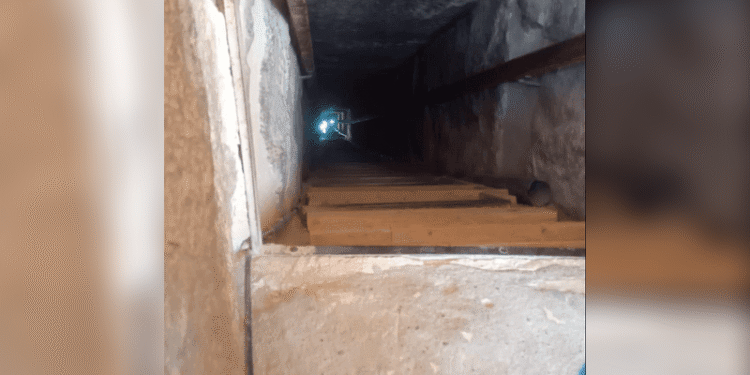 إنقاذ ناجح لسائحة إسبانية أصيبت داخل هرم سنفرو المنحني بدهشور