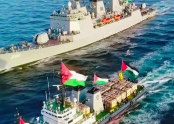 إسرائيل تعترض أسطول مساعدات بحرية متجه إلى غزةكتبت علياء الهواري