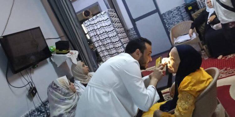 جامعة بنها تواصل فعاليات مبادرة “لمسة وفاء” لرعاية كبار السن بشبرا الخيمة و صرف العلاج بالمجان