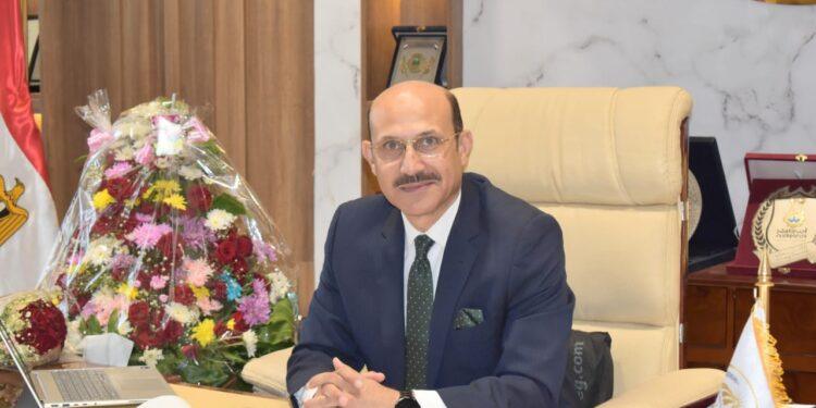 “عزب” يعلن صدور قرار مجلس الوزراء بتحويل معهد الهندسة الوراثية والتكنولوجيا الحيوية إلى كلية التكنولوجيا الحيوية