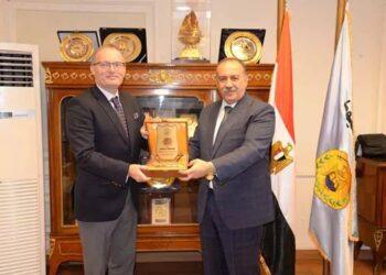 سفير التشيك بمصر يزور دير المحرق بأسيوط