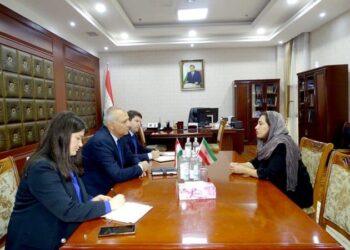 المتحف الوطني في طاجيكستان ينظم معرضًا للقطع الأثرية من العصر الساماني بمتحف تاريخ التجارة في مدينة شوبور الإيرانية.