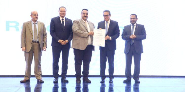 ” مستشفى ١٥ مايو ” نجاح جديد بمجهودات إدارة الجودة تم تكريمهم من ضمن ، تطبيق مبادرة «المستشفيات الصديقة لسلامة المرضى» منظمة الصحة العالمية