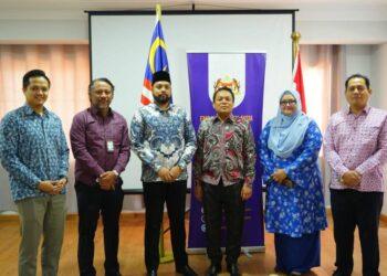 قاضي محكمة ولاية بيرليس الشرعية يزور مقر السفارة الماليزية بالقاهرة