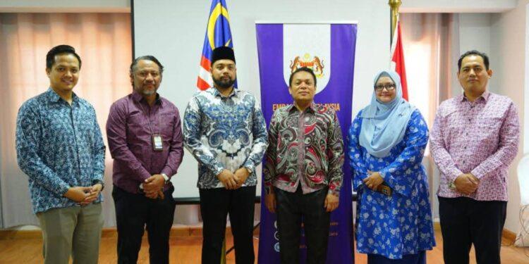 قاضي محكمة ولاية بيرليس الشرعية يزور مقر السفارة الماليزية بالقاهرة