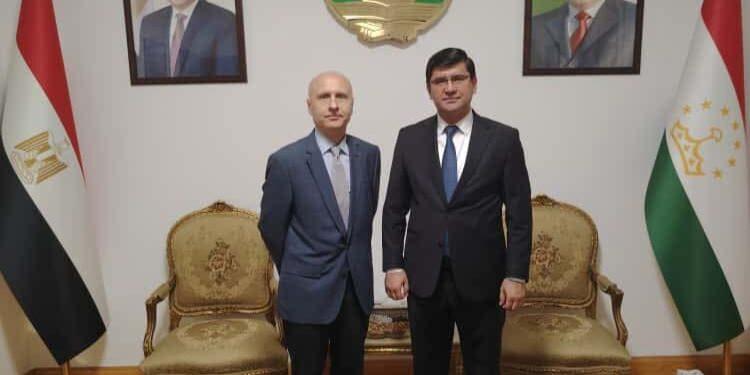 السفير الطاجيكي بمصر يلتقى مع السفير الجورجي في القاهرة